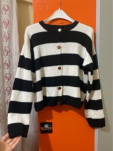 Çizgili crop hırka