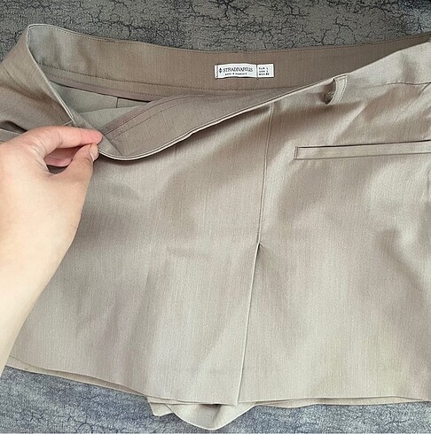 l Beden Stradivarius içi şortlu etek