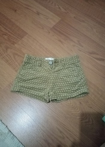 Düğmeli Mini Şort Zara 2-3 yas