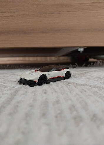  Hot Wheels Aston Martin Vulcan FYB45