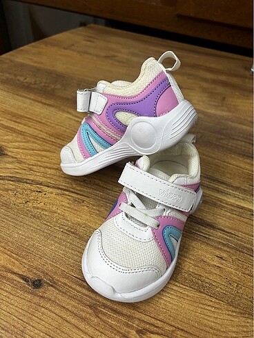 Vicco kız bebek ayakkabı