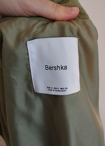 s Beden yeşil Renk Bershka trençkot