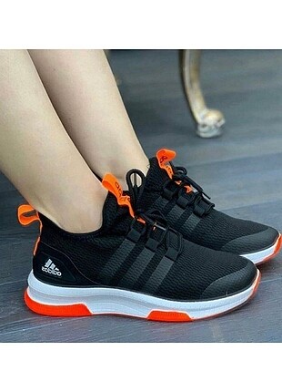 Adidas spor ayakkabı