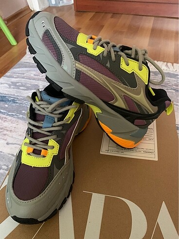 36 Beden çeşitli Renk Zara spor ayakkabı