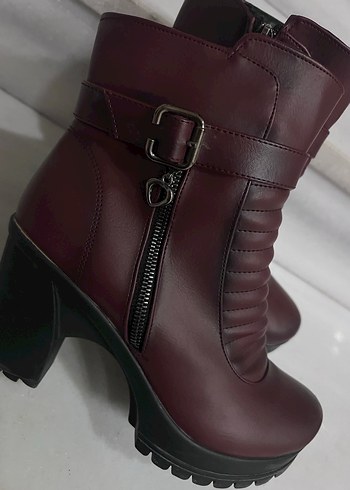 Kemer Detaylı Deri Topuklu Bot - Görsel 4