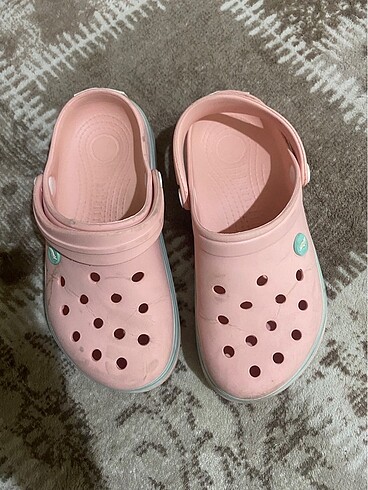 Muadil crocs