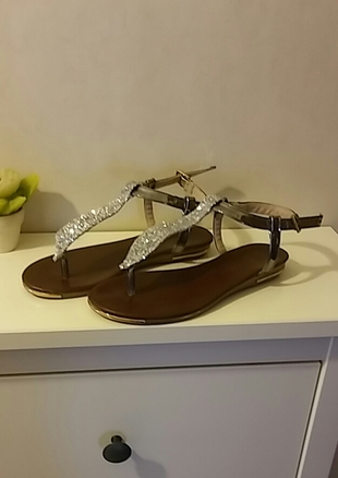 Erbil Süel gümüş sandalet