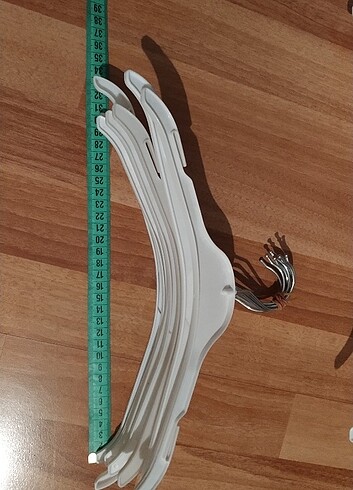 Diğer . Çocuk askısı üzerinde marka yok.24 ile 34