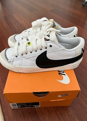 Nike spor ayakabi 