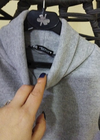 Gri Boğazlı Kolsuz Kadın Kazak - Görsel 2