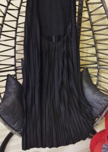 Kadın Siyah Pileli Uzun Elbise sırt dekolteli - Görsel 2