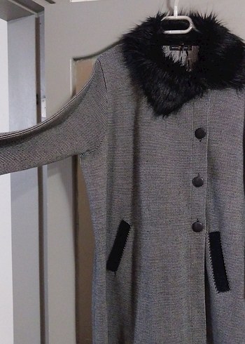 Kürk Detaylı Uzun Gri Kadın Kaban - Görsel 3