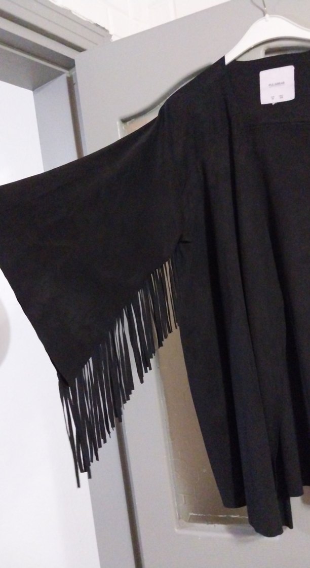 Siyah Süet Dökümlü Uzun Kollu Kadın Pelerin - Görsel 2