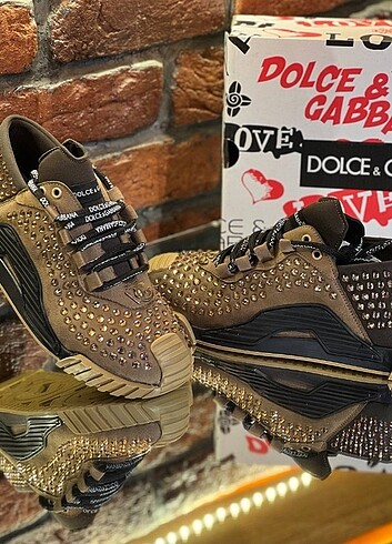 Dolce & Gabbana Bire bir ürün