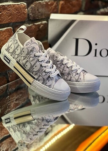 Dior Bire bir ürün 