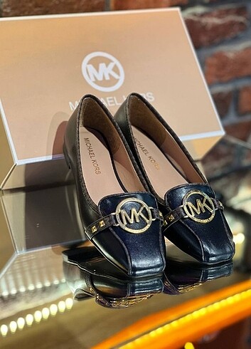 Michael Kors Bire bir ürün