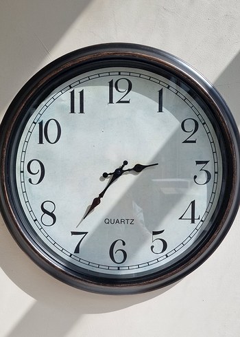 Koyu Kahverengi Quartz Duvar Saati