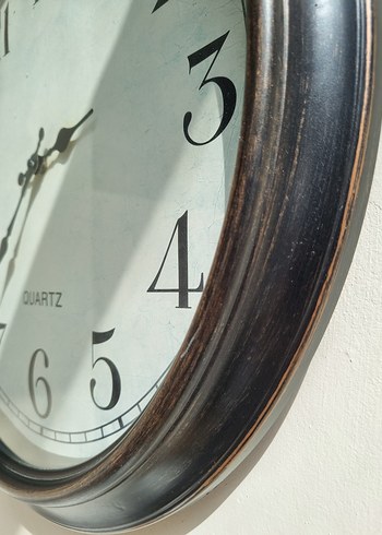 Diğer Koyu Kahverengi Quartz Duvar Saati