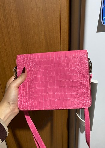 Pembe Zincir Detaylı Yılan Desenli Deri Çanta - Görsel 5