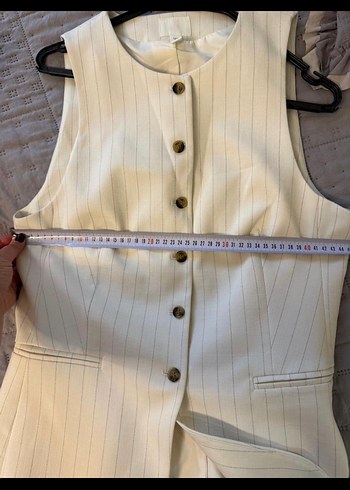 Düğmeli Kolsuz Beyaz Kadın Yelek - Görsel 5