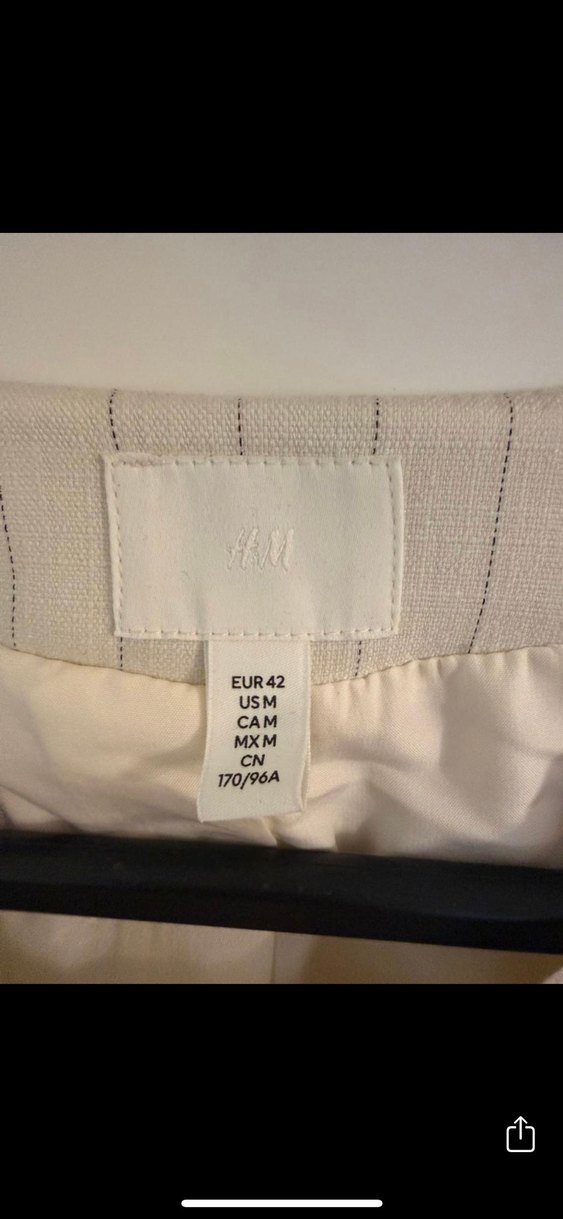 Düğmeli Kolsuz Beyaz Kadın Yelek - Görsel 2