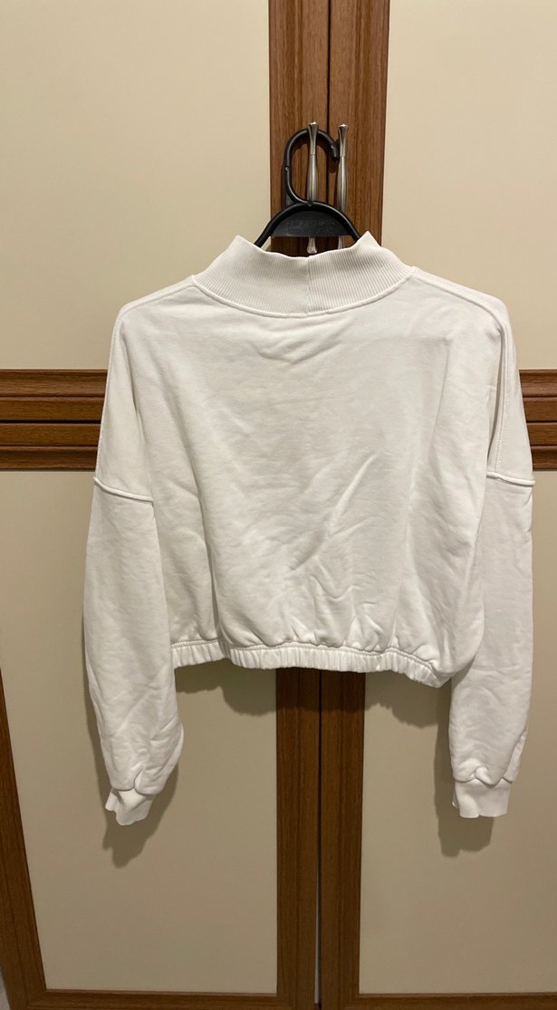 Beyaz crop sweatshirt - Görsel 2