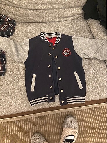 Hiç kullanılmamış kolej montu