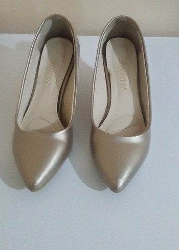 altin rengi dar geldiği için satıyorum  İnce Topuklu Kadın - Görsel 2