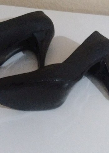 Parlak Siyah Desenli Topuklu Kadın Ayakkabı - Görsel 4