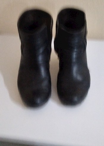 Siyah Kadın Tokalı Topuklu Bot - Görsel 3