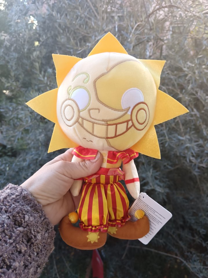 Five Nights at Freddy's Sun Funko Plushes. - Görsel 2