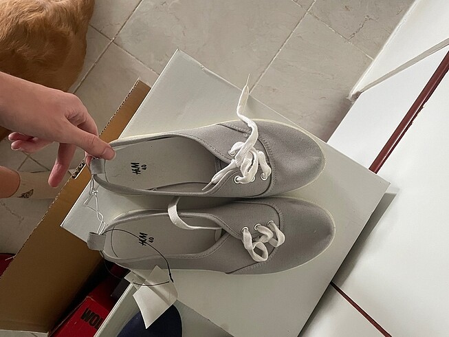 H&M HM GRİ BEZ AYAKKABI
