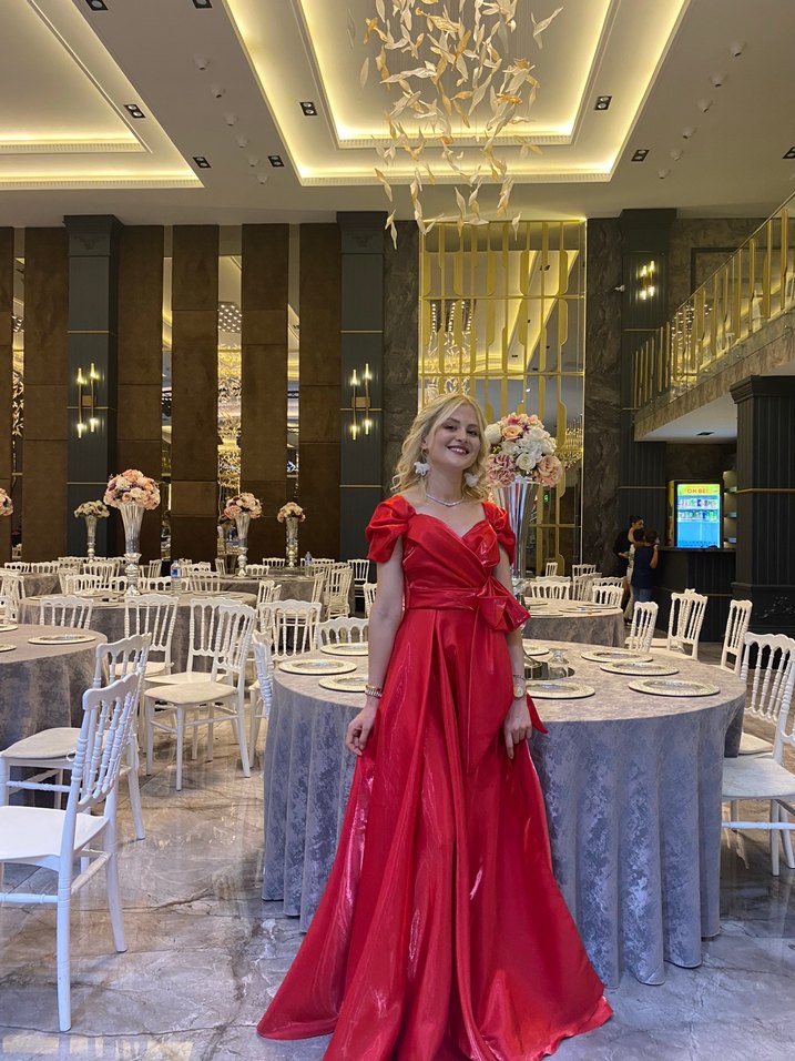 Kırmızı Drapeli Uzun Abiye Elbise - Görsel 4