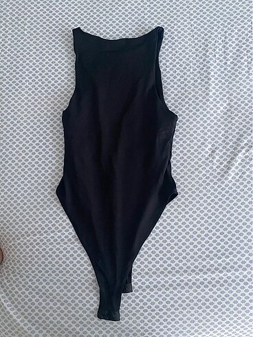 s Beden Pull bear body