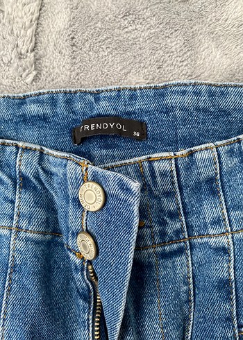 Trendyol & Milla Düğmeli Mavi Kadın Denim Jean