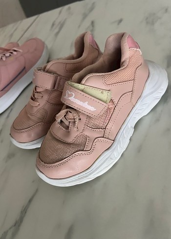 31 Beden Kız Çocuk Pembe Cırtcırtlı Spor Ayakkabı