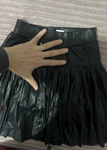 Siyah Deri Pilili Mini Etek - Görsel 5