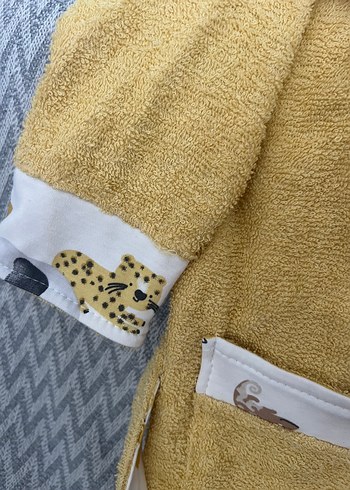Kapüşonlu Leopar Desenli Çocuk Bornoz - Görsel 5