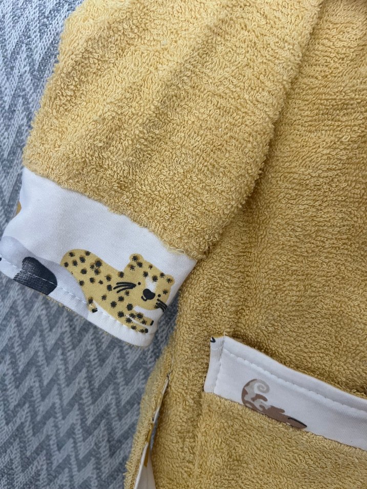 Kapüşonlu Leopar Desenli Çocuk Bornoz - Görsel 5