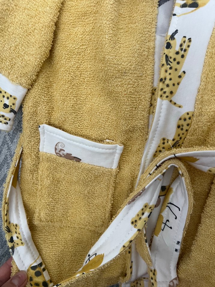 Kapüşonlu Leopar Desenli Çocuk Bornoz - Görsel 4