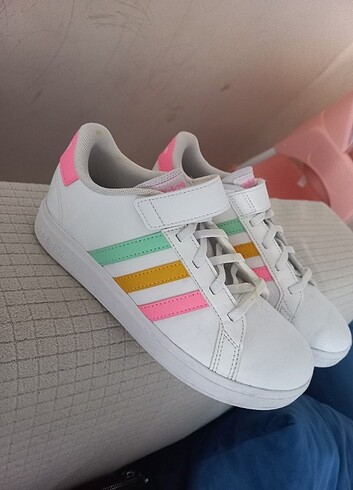 35 Beden çeşitli Renk Adidas orijinal kiz çocuk spor ayakkabı