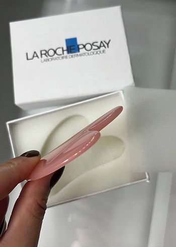 La Roche-Posay Göz Altı Masaj Taşı - Görsel 2