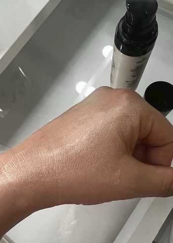 Golden Rose Sıvı Aydınlatıcı ve Baz - Starlight - Görsel 3