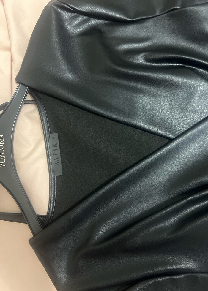 Bir saat giyildi elbise - Görsel 2