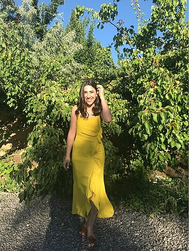 Sarı elbise