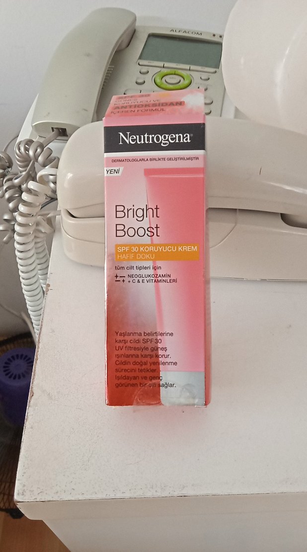 Neutrogena Bright Boost SPF 30 Koruyucu Krem - Görsel 2