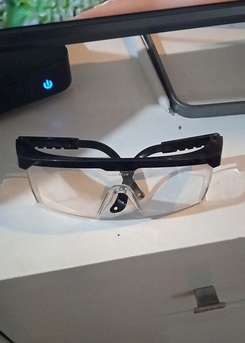 Şeffaf Beyaz Minimalist çalışma gozluk - Görsel 2