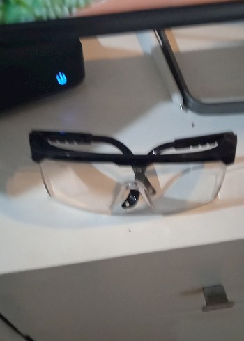 Şeffaf Beyaz Minimalist çalışma gozluk - Görsel 4