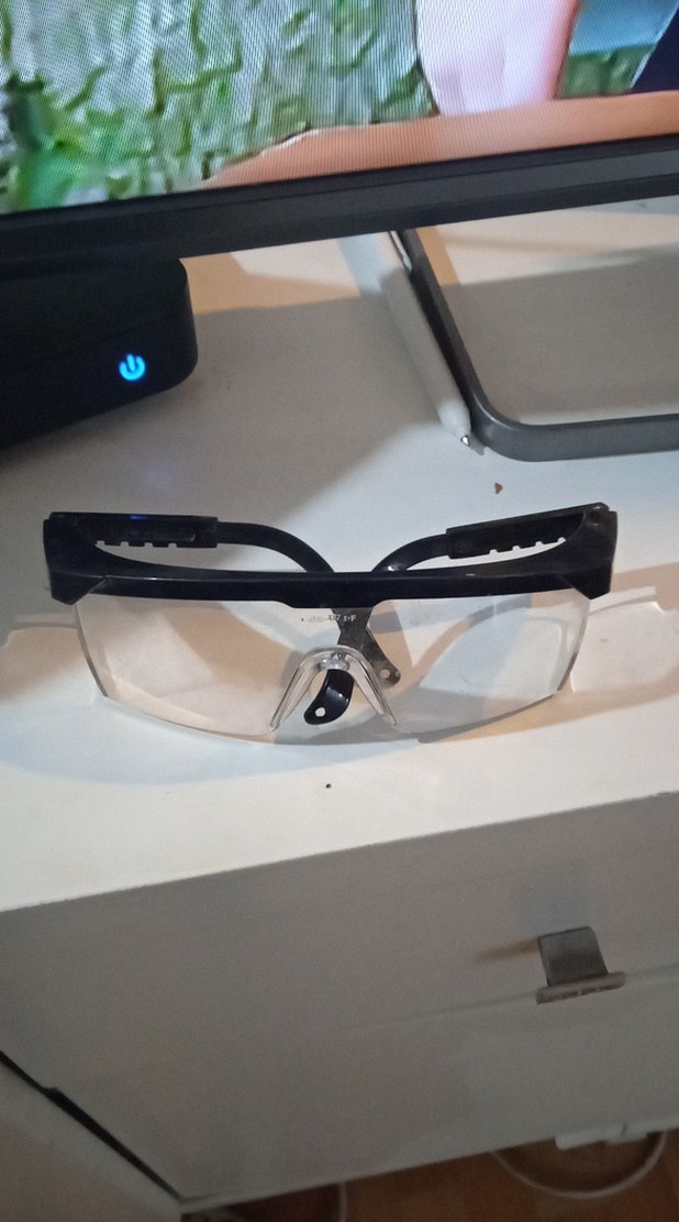 Şeffaf Beyaz Minimalist çalışma gozluk - Görsel 2