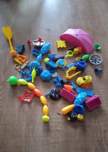 Renkli Karışık Oyuncak Parçaları Seti - Görsel 3